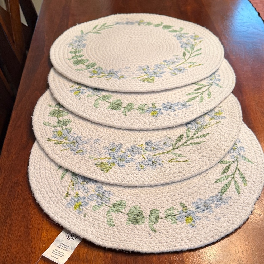 Blue Floral Woven Round Placemats (Set of 4)